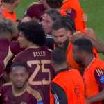 Para Pemain Venezuela Rayakan Gol Salomon Rondon