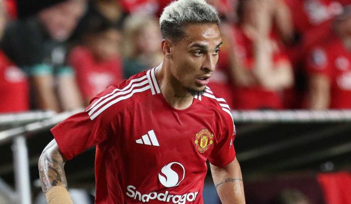 Antony dianggap tak cukup baik bagi Manchester United