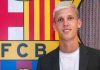 Dani Olmo saat diperkenalkan sebagai pemain baru Barcelona