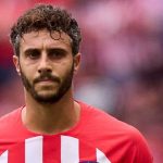 Mario Hermoso dalam pembicaraan dengan Manchester United