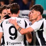 Para pemain Juventus saat merayakan gol ke gawang Como