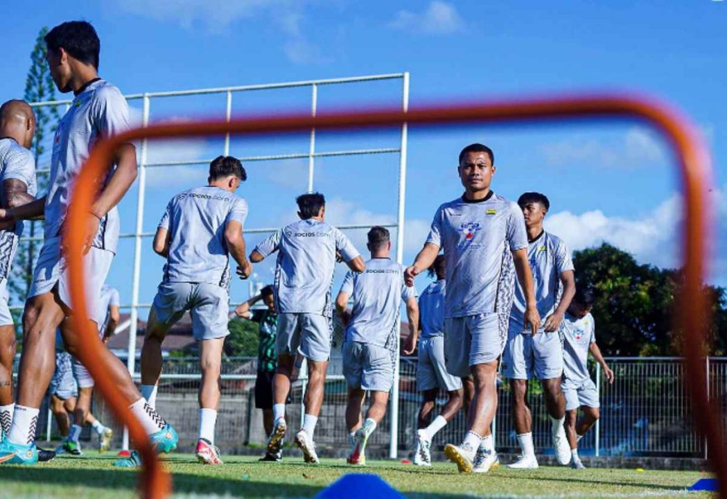 Sesi latihan Persib Bandung jelang bertemu Dewa United