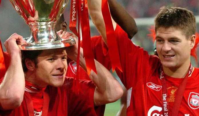 Steven Gerrard Sesalkan Penjualan Xabi Alonso