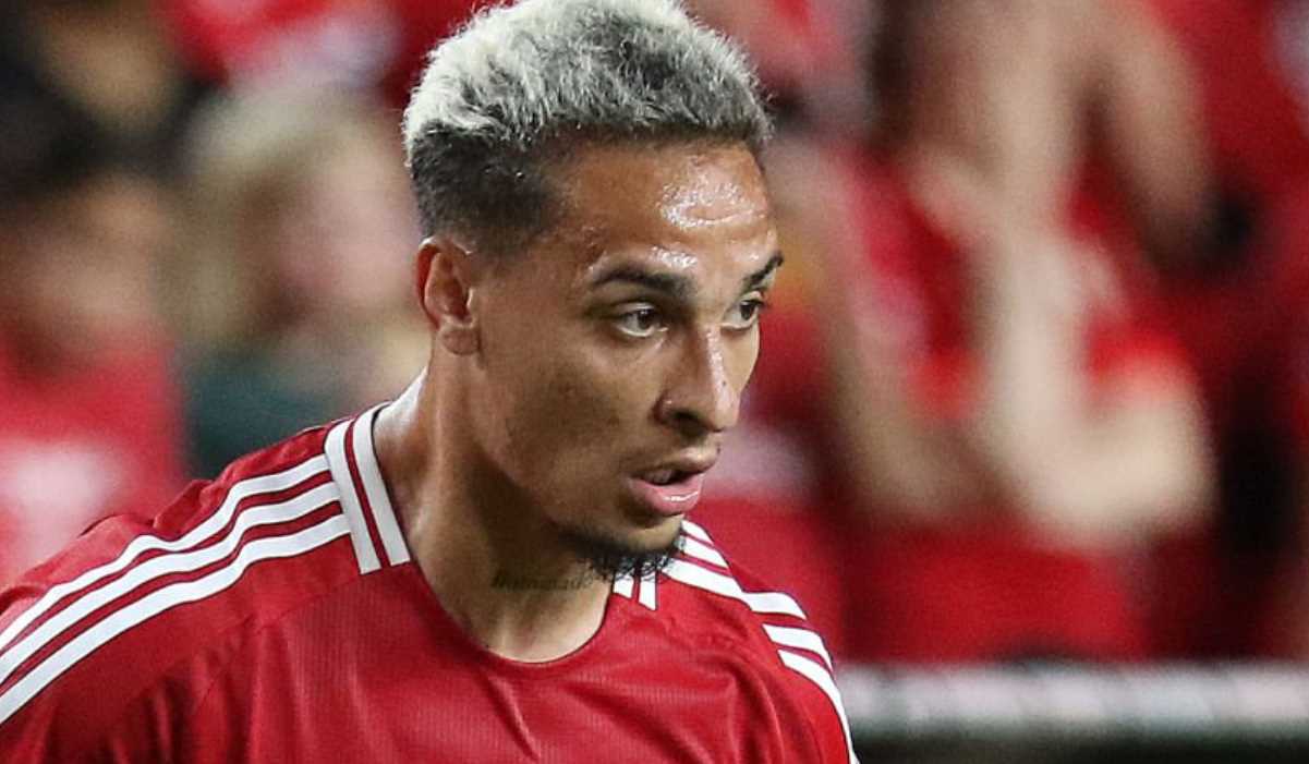 Antony akan tetap bertahan di Manchester United