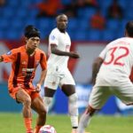 Kei Hirose dalam duel Borneo FC vs Malut United