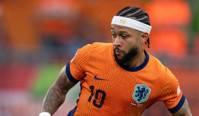 Memphis Depay saat berlaga untuk Belanda