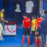 Momen saat wasit dilempar botol di laga Espanyol vs Villarreal