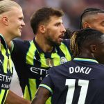 Para pemain Manchester City rayakan gol