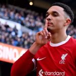 Trent Alexander-Arnold selebrasi usai cetak gol