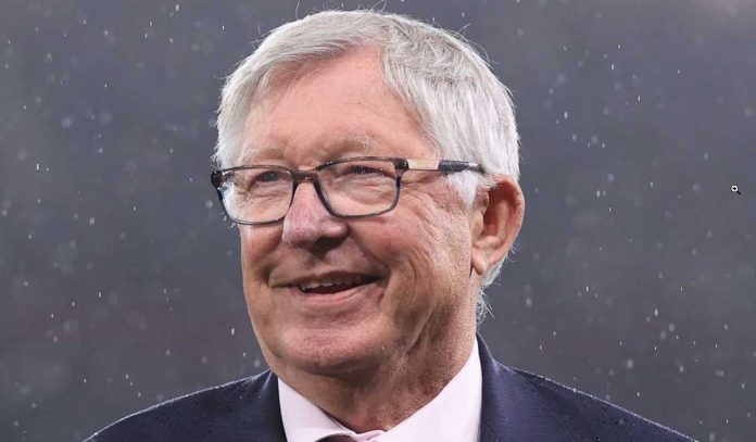 Alex Ferguson mundur dari jabatannya di Manchester United