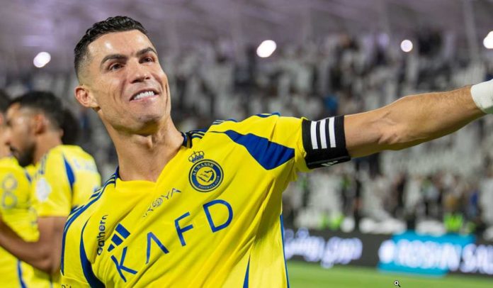 Cristiano Ronaldo merayakan gol untuk Al-Nassr