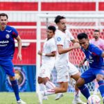 Duel Arema FC vs Malut United