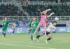 Duel Persebaya vs PSM Makassar