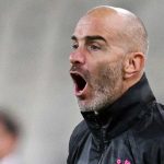 Enzo Maresca beri instruksi para pemainnya di Liga Konferensi Eropa