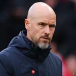 Erik ten Hag meninggalkan lapangan