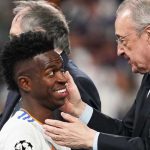 Florentino Perez menyalami Vinicius Junior