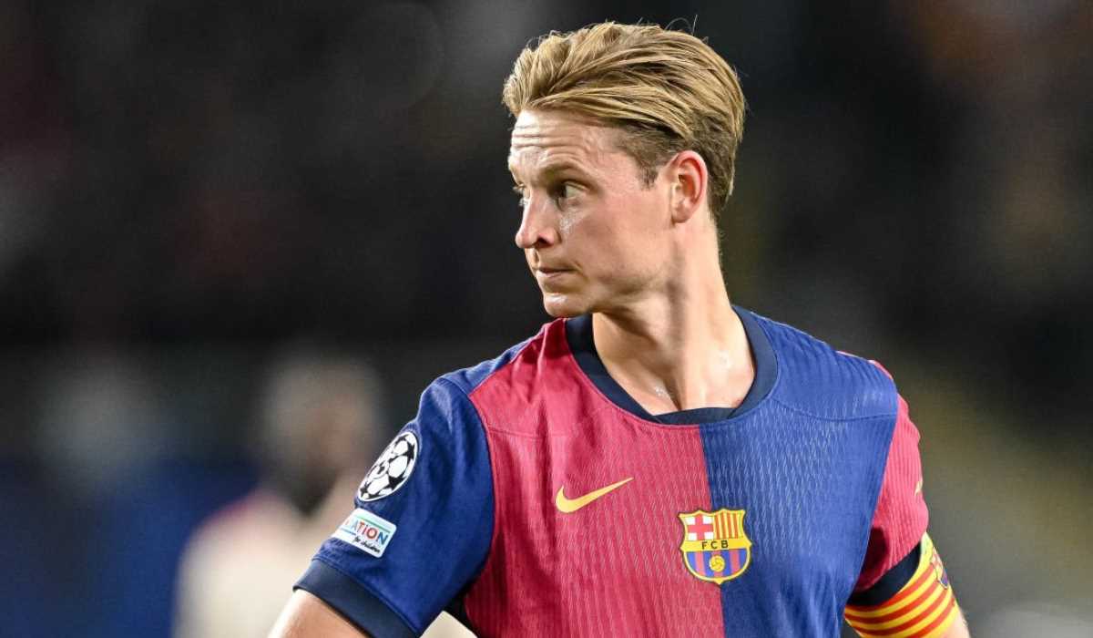 Frenkie de Jong di laga kontra Bayern Munchen