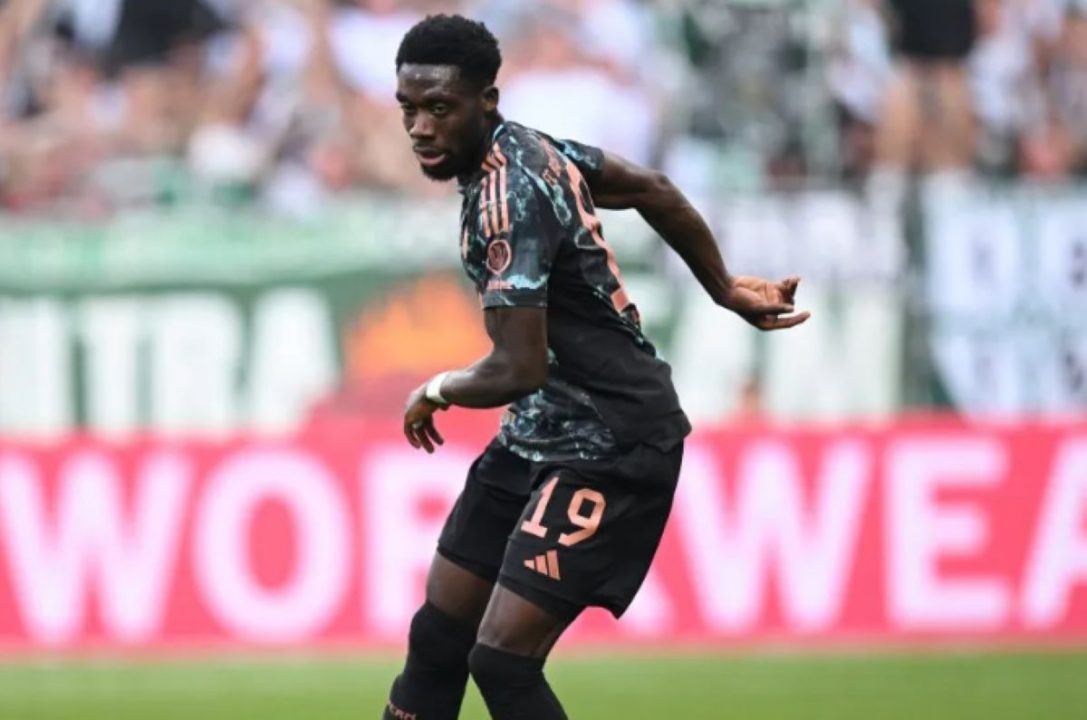 Kini Barcelona dan Real Madrid perebutkan Alphonso Davies