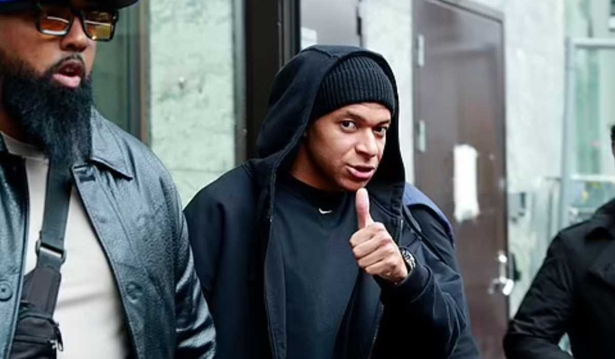 Kylian Mbappe malah jalan-jalan ke Swedia saat Prancis berlaga