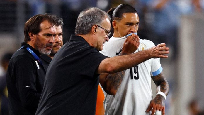 Marcelo Bielsa dan Darwin Nunez Timnas Uruguay