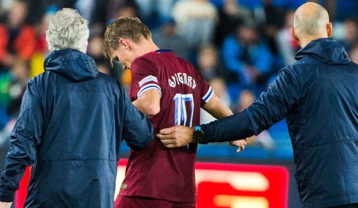 Martin Odegaard saat meninggalkan lapangan karena cedera