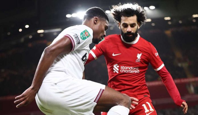 Mohammed Kudus berduel dengan Mohamed Salah