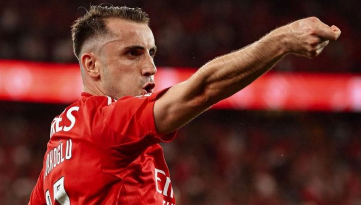 Muhammed Kerem Akturkogl pemain Benfica merayakan golnya ke gawang Atletico Madrid