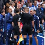 Pelatih Nottingham FOrest Nuno Espirito Santo saat menerima kartu merah