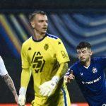 Petar Sucic dari Dinamo Zagreb merayakan gol pertamanya bagi timnya