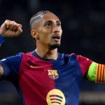 Raphinha dibantu Deco jadi kapten Barcelona