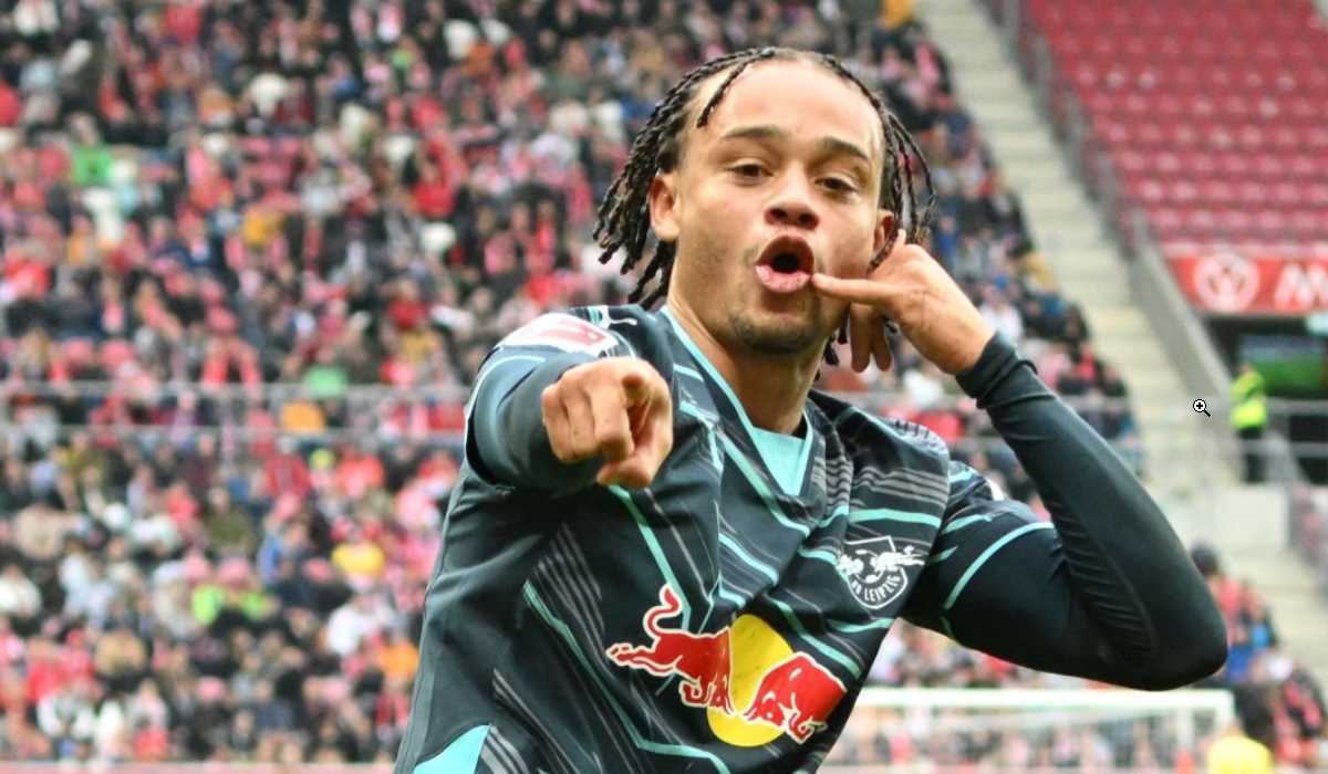 Selebrasi Xavi Simons usai cetak gol ke gawang Mainz