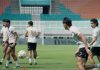 Sesi Latihan Dewa United