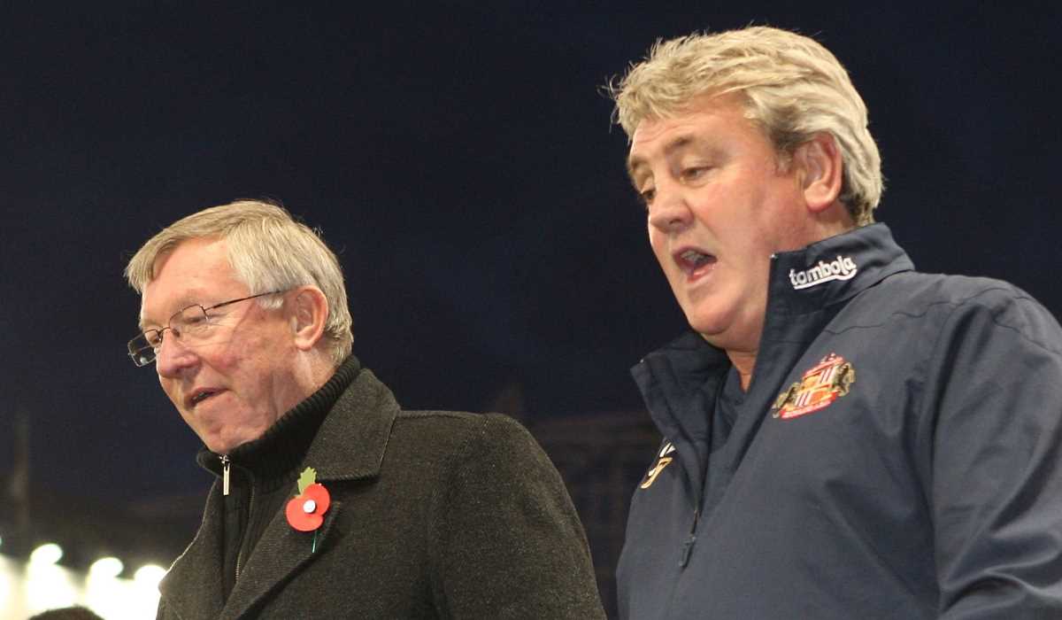 Steve Bruce jaga komunikasi dengan Alex Ferguson