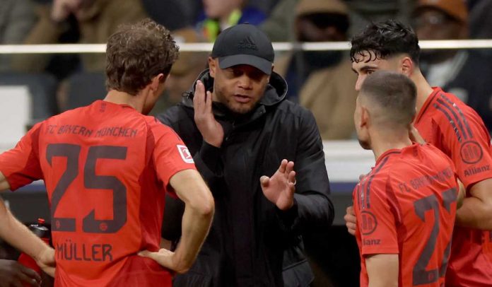 Vincent Kompany beri arahan pemain Bayern Munchen