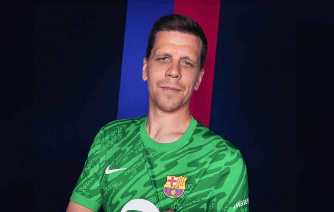 Wojciech Szczesny saat diperkenalkan sebagai kiper darurat Barcelona