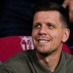 Wojciech Szczesny saat menyaksikan laga Barcelona vs Young Boys