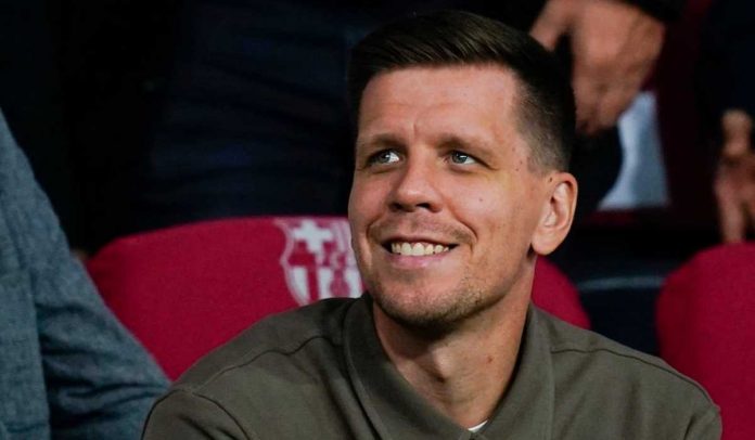 Wojciech Szczesny saat menyaksikan laga Barcelona vs Young Boys