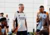 Carlo Ancelotti bersama Aurelien Tchouameni, Kylian Mbappe, dan Jude Bellingham