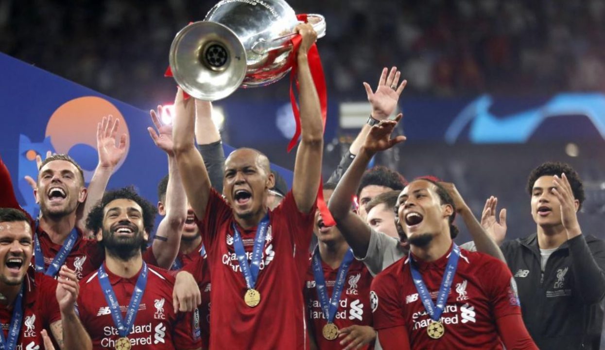 Fabinho dan pemain Liverpool saat merayakan juara Liga Champions