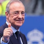 Florentino Perez mengajungkan jempol