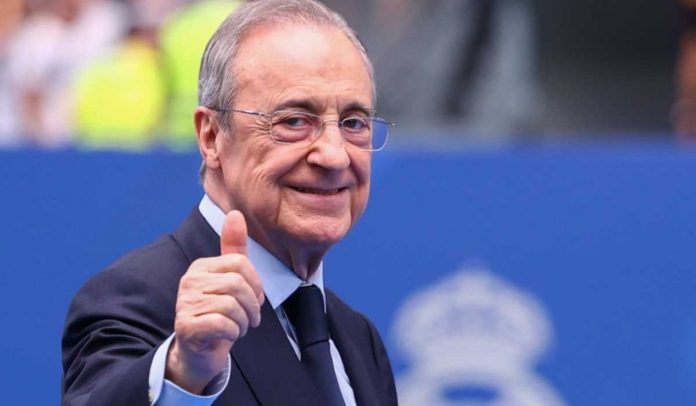 Florentino Perez mengajungkan jempol