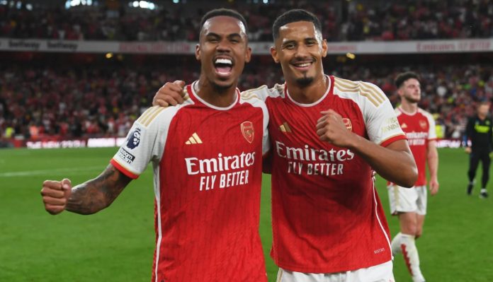 Gabriel Magalhaes dan William Saliba pemain Arsenal