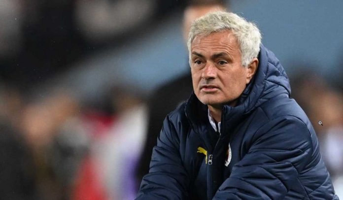 Jose Mourinho di laga Fenerbahce kontra Tranzonspor