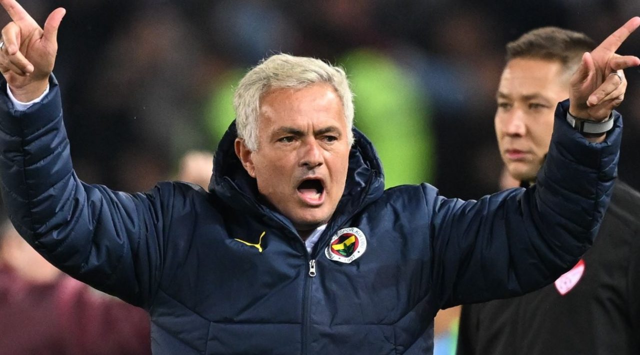 Jose Mourinho pelatih Fenerbahce