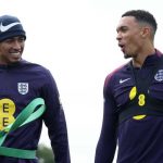 Jude Bellingham bersama Trent Alexander-Arnold di latihan Inggris