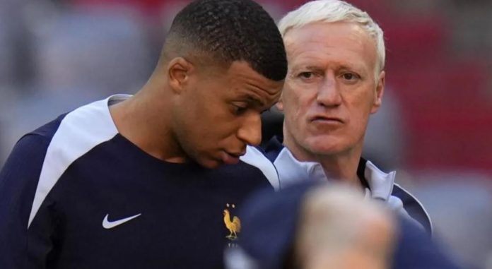 Kylian Mbappe dan pelatih timnas Prancis Didier Deschamps