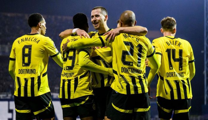 Pemain Borussia Dortmund rayakan kemenangan atas Dinamo Zagreb