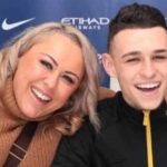 Phil Foden bersama ibunya yang dikenal suka pesta