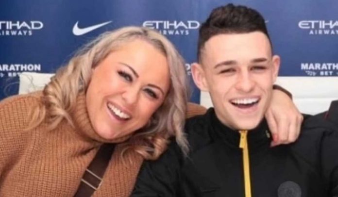 Phil Foden bersama ibunya yang dikenal suka pesta