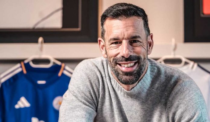 Ruud van Nistelrooy resmi jadi pelatih Leicester City